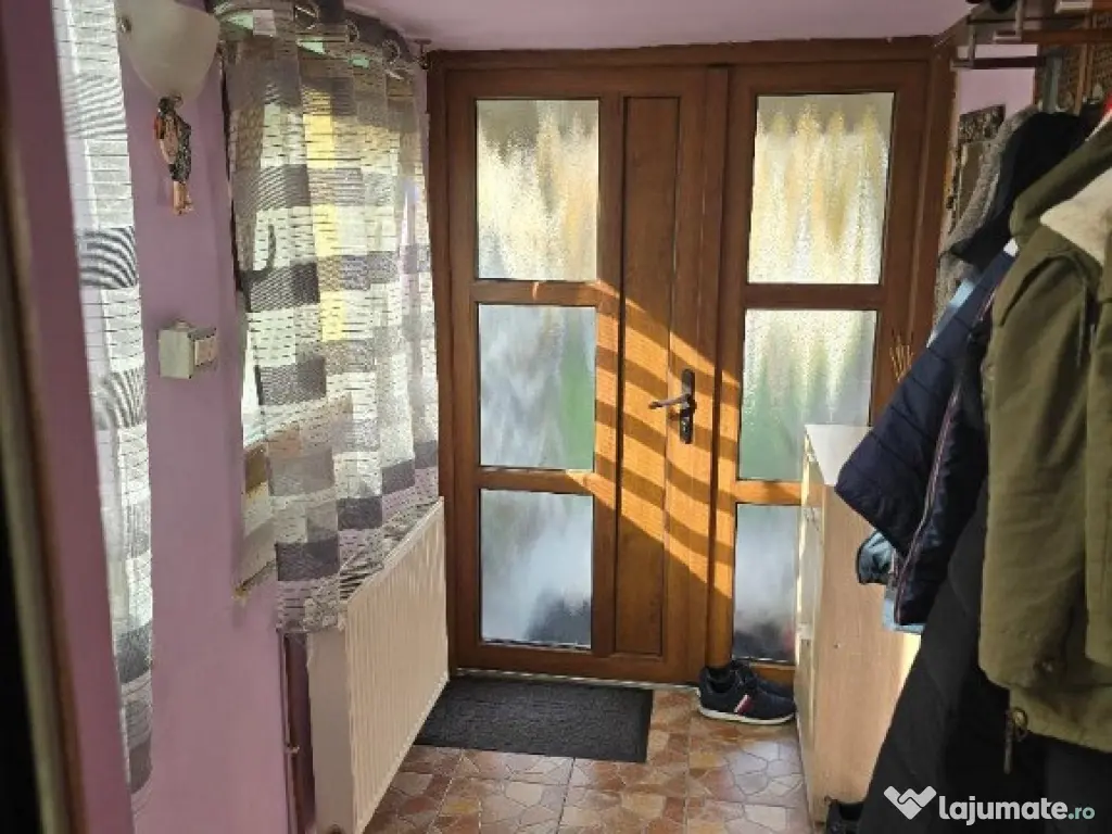 Vila P+M, constr 2014 , Zona Cantemir, gaz , teren 270, Izolata