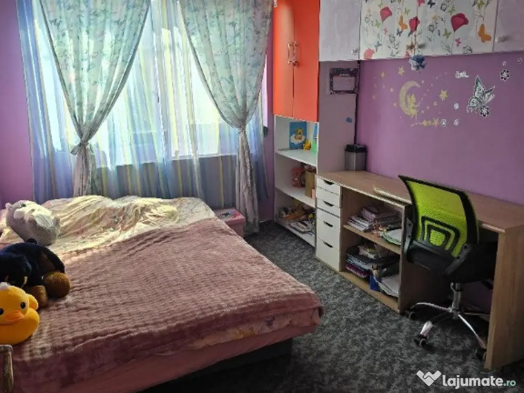 Vila P+M, constr 2014 , Zona Cantemir, gaz , teren 270, Izolata