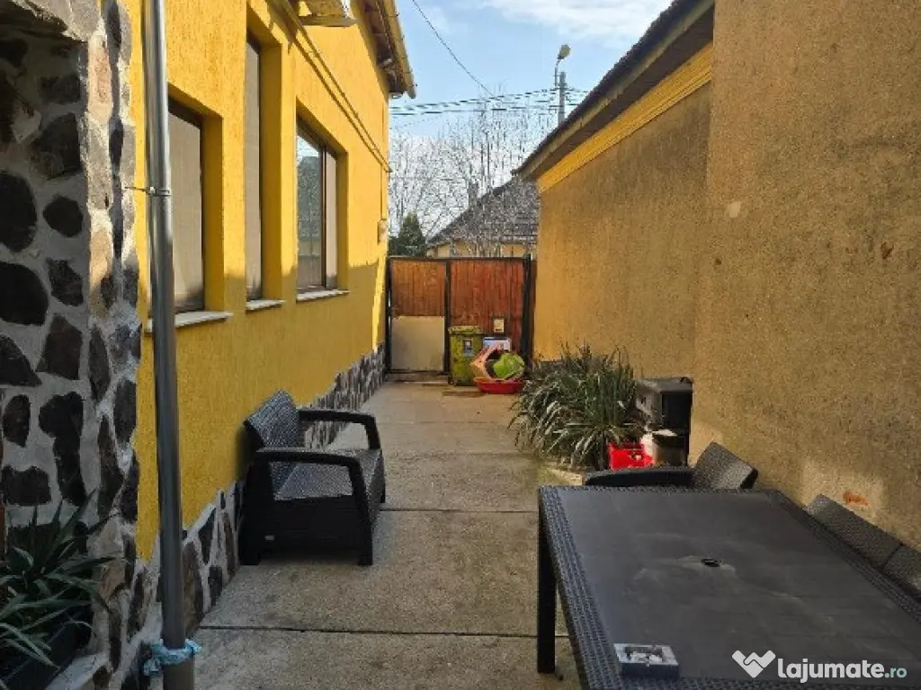 Vila P+M, constr 2014 , Zona Cantemir, gaz , teren 270, Izolata