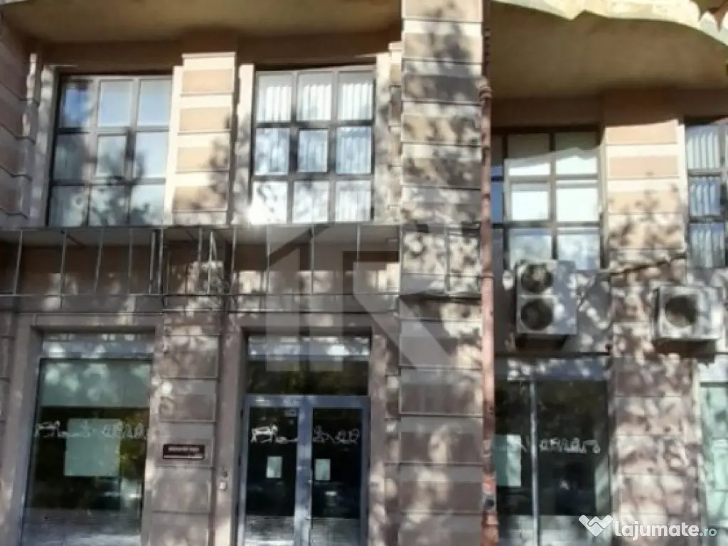 Vând Spațiu pe bd. Unirii stradal, spatiu pretabil club, b 