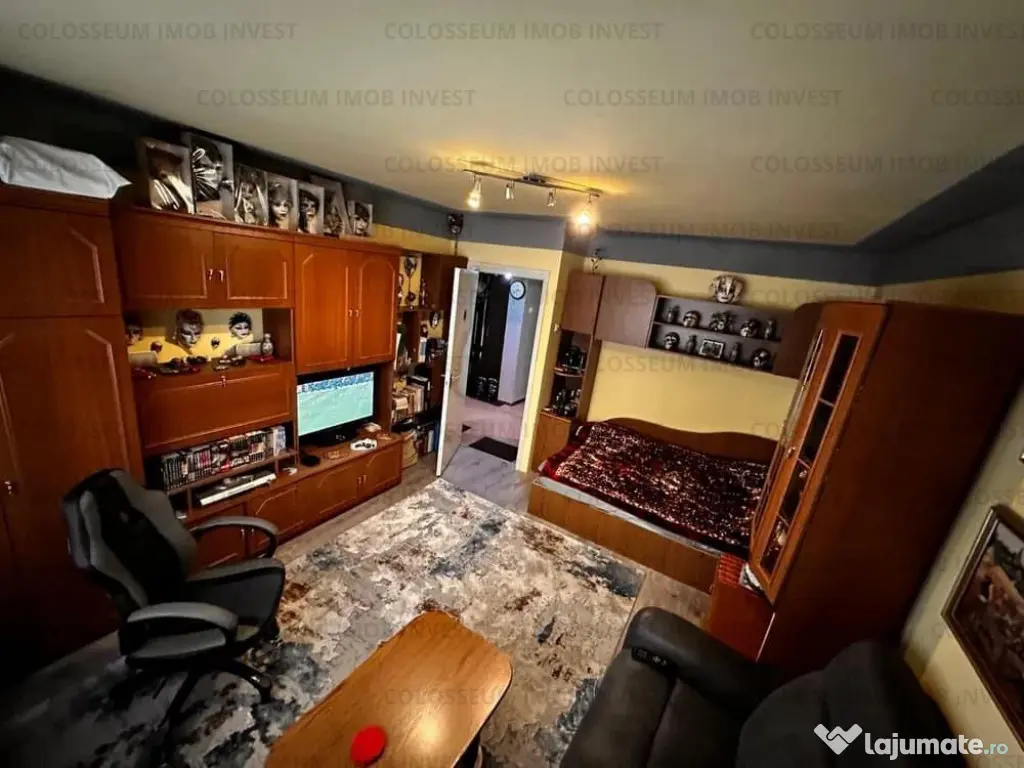 Garsoniera decomandata - zona Astra