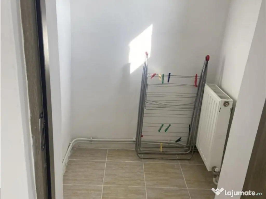 Garsoniera de inchiriat , cartier Sud , decomandata 37 mp ,