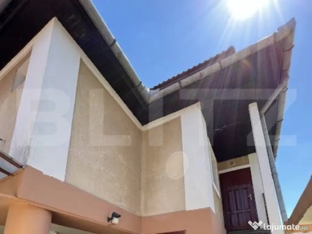 Vila individuala, 190 mp, 8 camere, garaj, curte, zona Lipov