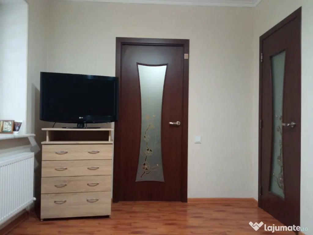 Se inchiriaza apartament in zona Vlahuta