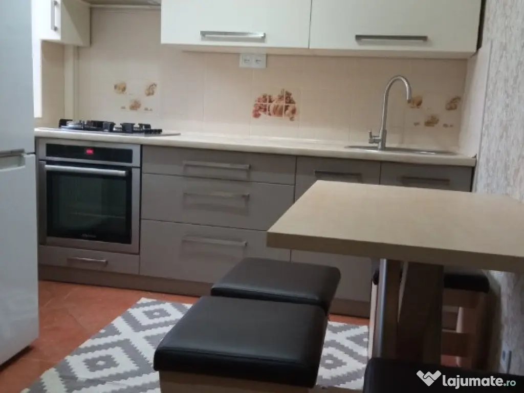 Se inchiriaza apartament in zona Vlahuta