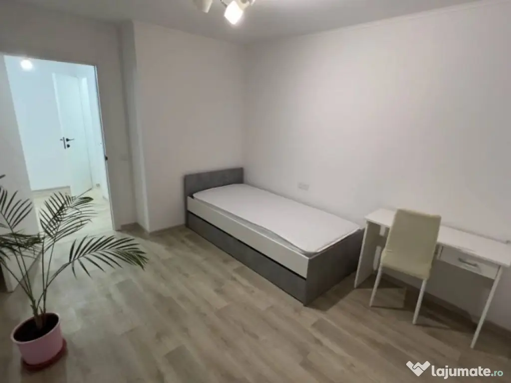 3 camere de vanzare zona Alecsandri