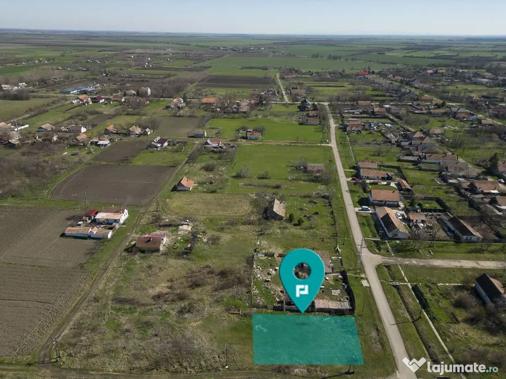 Teren intravilan de 1400 mp în Battonya