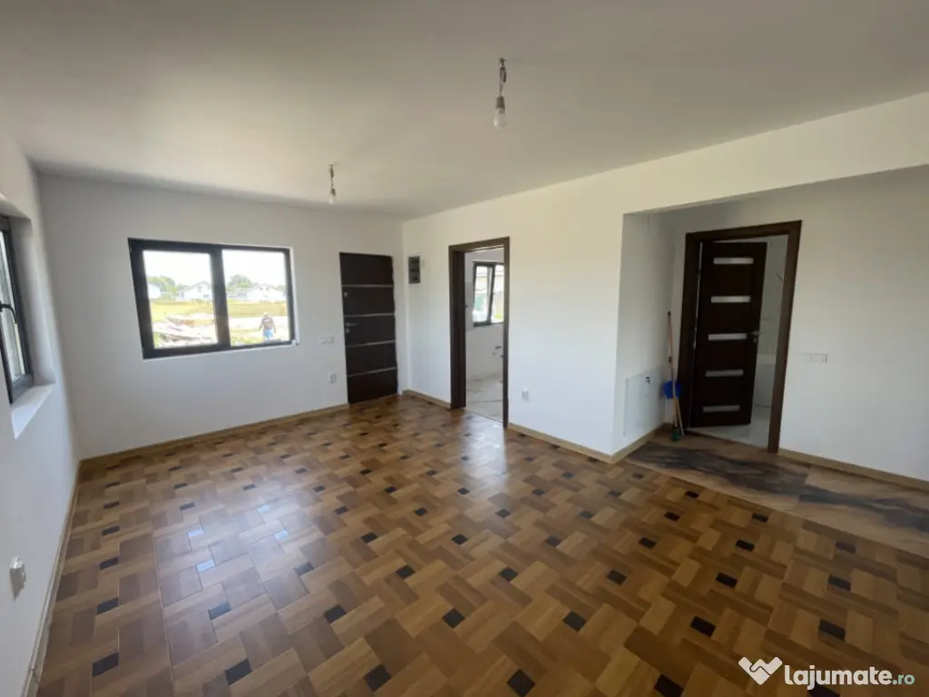 Clinceni, casa pe parter, 80mp, 3 camere, 2 bai, utilități 