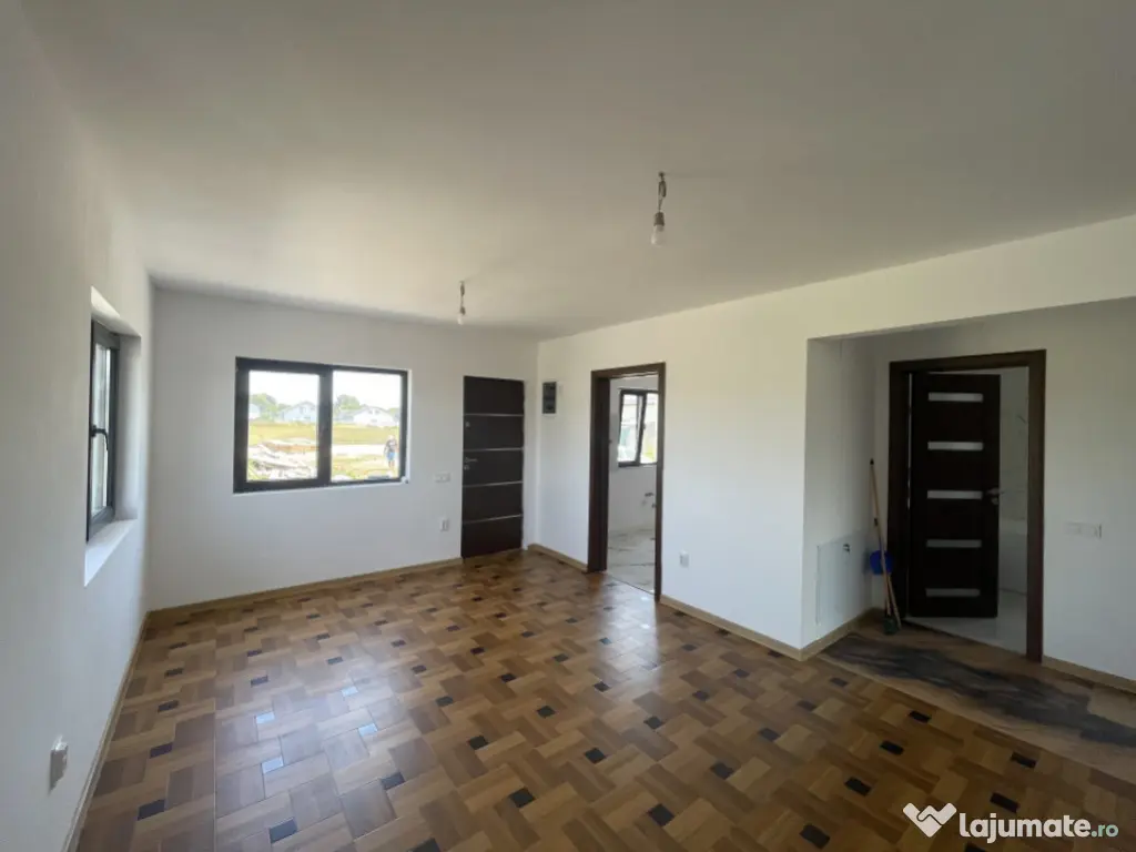 Clinceni, casa pe parter, 80mp, 3 camere, 2 bai, utilități 