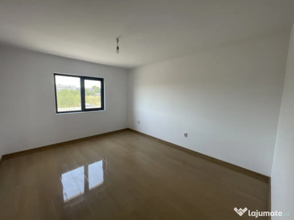 Clinceni, casa pe parter, 80mp, 3 camere, 2 bai, utilități 