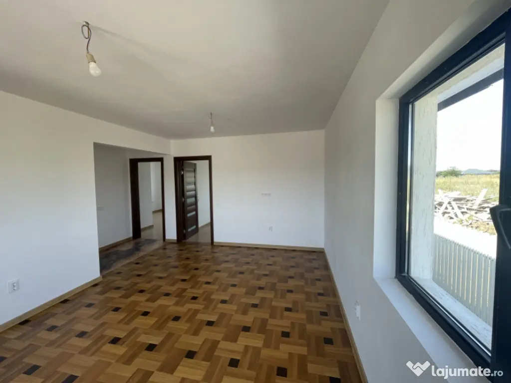 Clinceni, casa pe parter, 80mp, 3 camere, 2 bai, utilități 