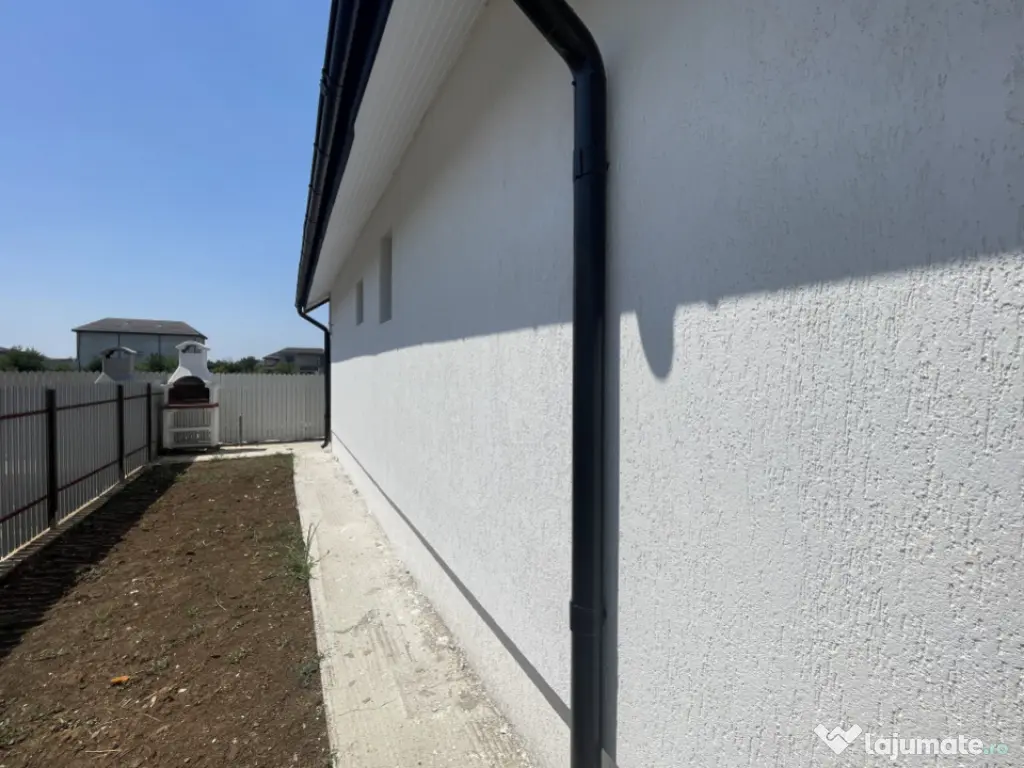 Clinceni, casa pe parter, 80mp, 3 camere, 2 bai, utilități 