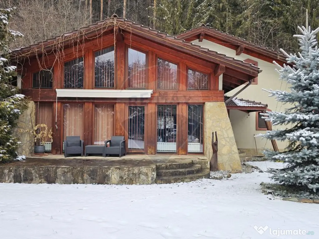 Vilă de lux cu 4 camere de vânzare în Câmpulung Moldo... 