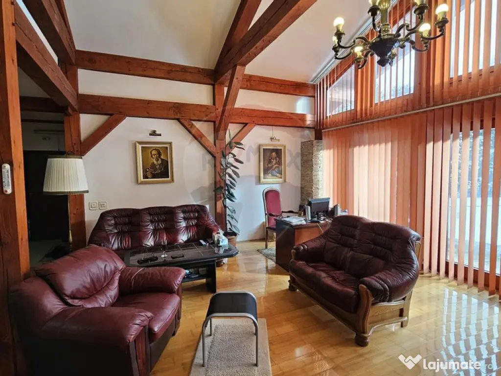 Vilă de lux cu 4 camere de vânzare în Câmpulung Moldo... 