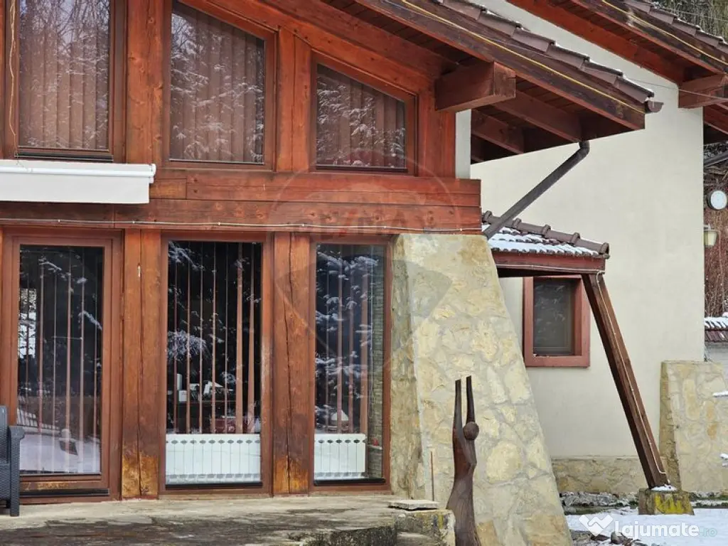 Vilă de lux cu 4 camere de vânzare în Câmpulung Moldo... 