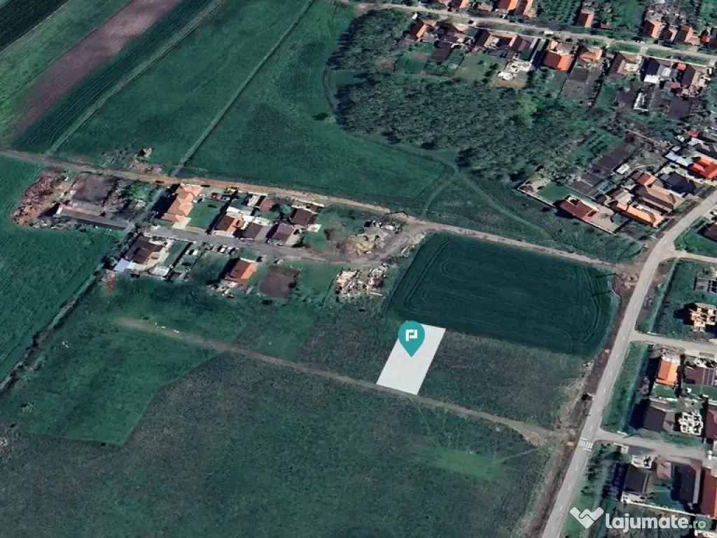 Loc de casa de 507 mp în Livada