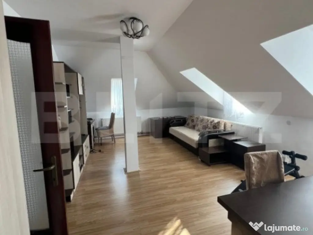 Apartament generos la mansarda, 2 camere, 54 mp, zona Gheorg
