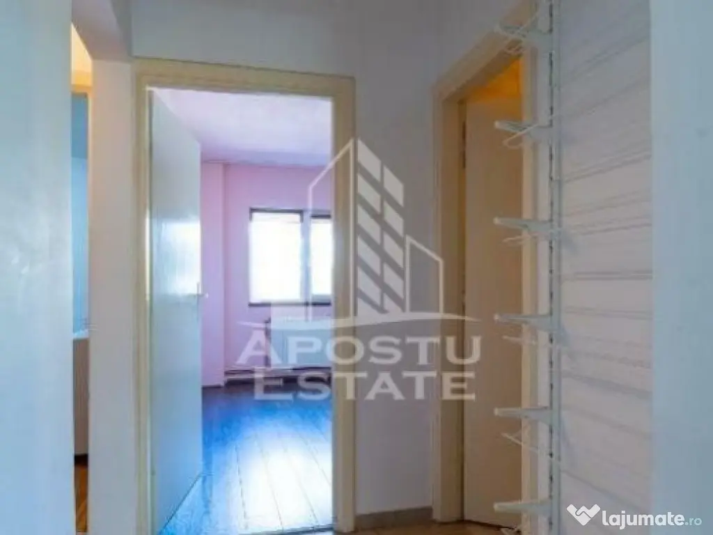 Apartament cu 3 camere, decomandat, 2 bai si 2 balcoane, ...