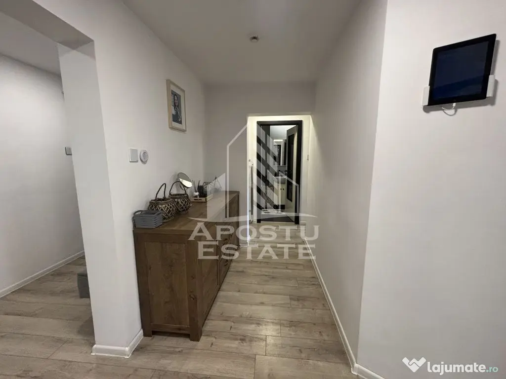 Apartament cu 4 camere pe doua niveluri in zona Stefan ce...