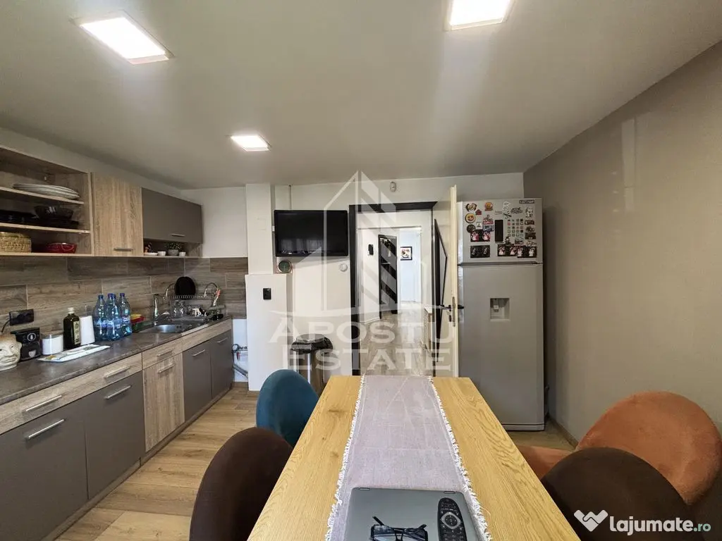 Apartament cu 4 camere pe doua niveluri in zona Stefan ce...