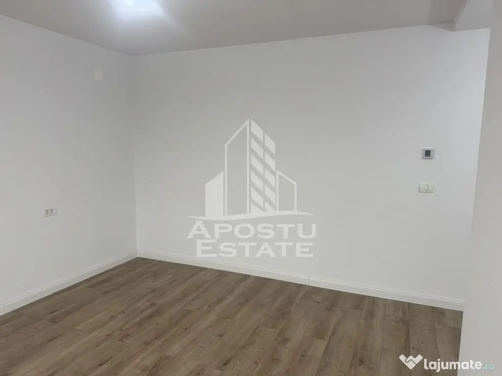 Duplex despărțit prin garaj și camera tehnică în Gia...