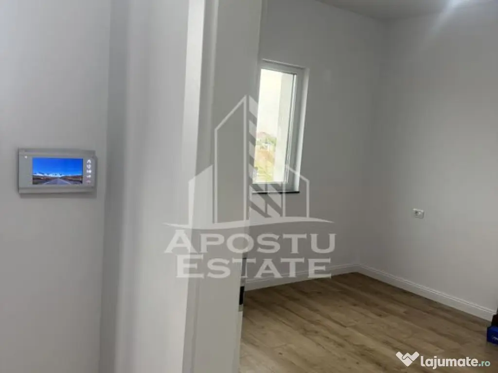 Duplex despărțit prin garaj și camera tehnică în Gia...