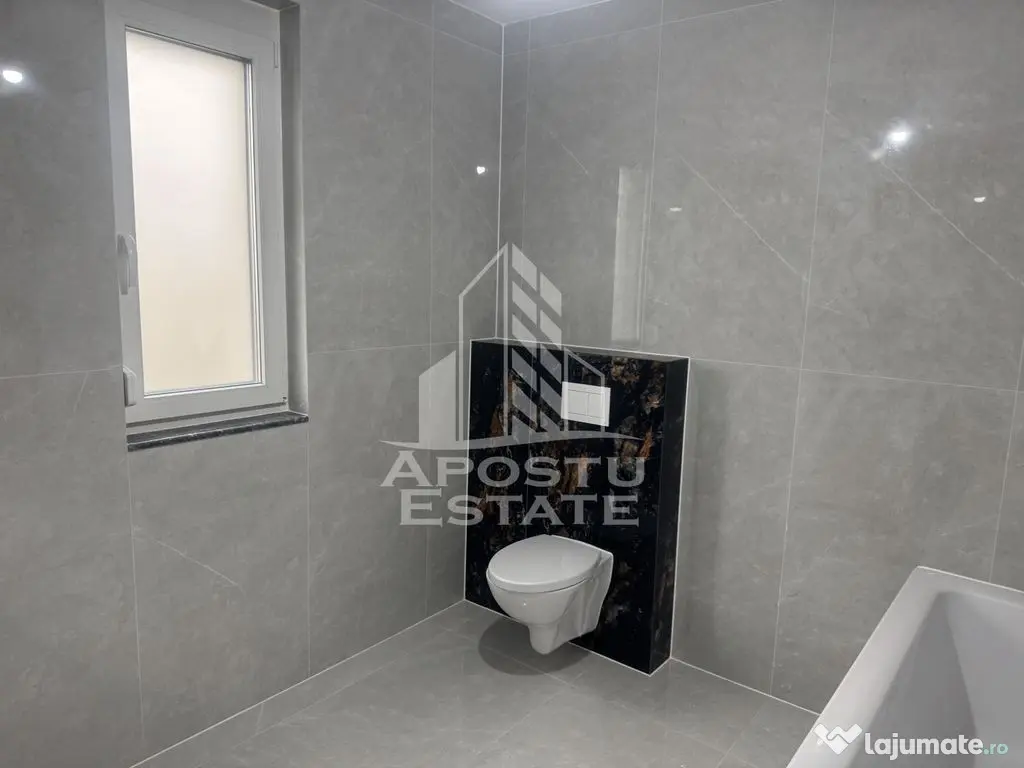 Duplex despărțit prin garaj și camera tehnică în Gia...