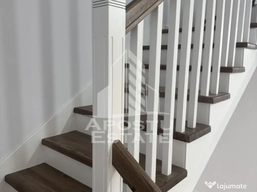 Duplex despărțit prin garaj și camera tehnică în Gia...