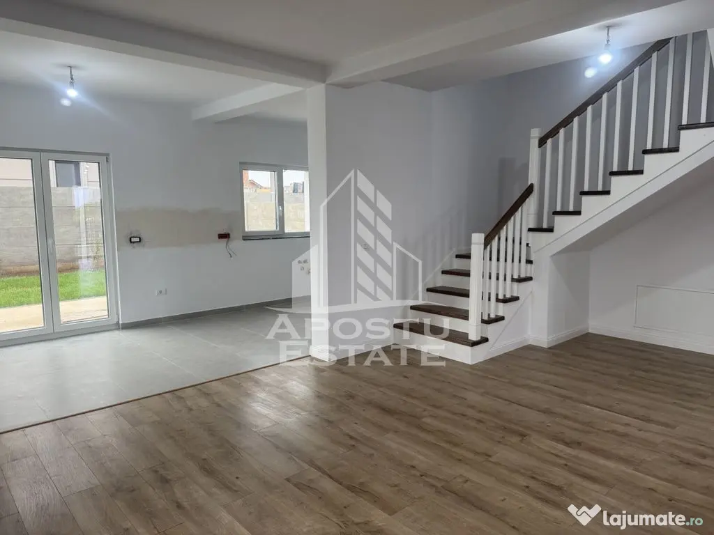 Duplex despărțit prin garaj și camera tehnică în Gia...