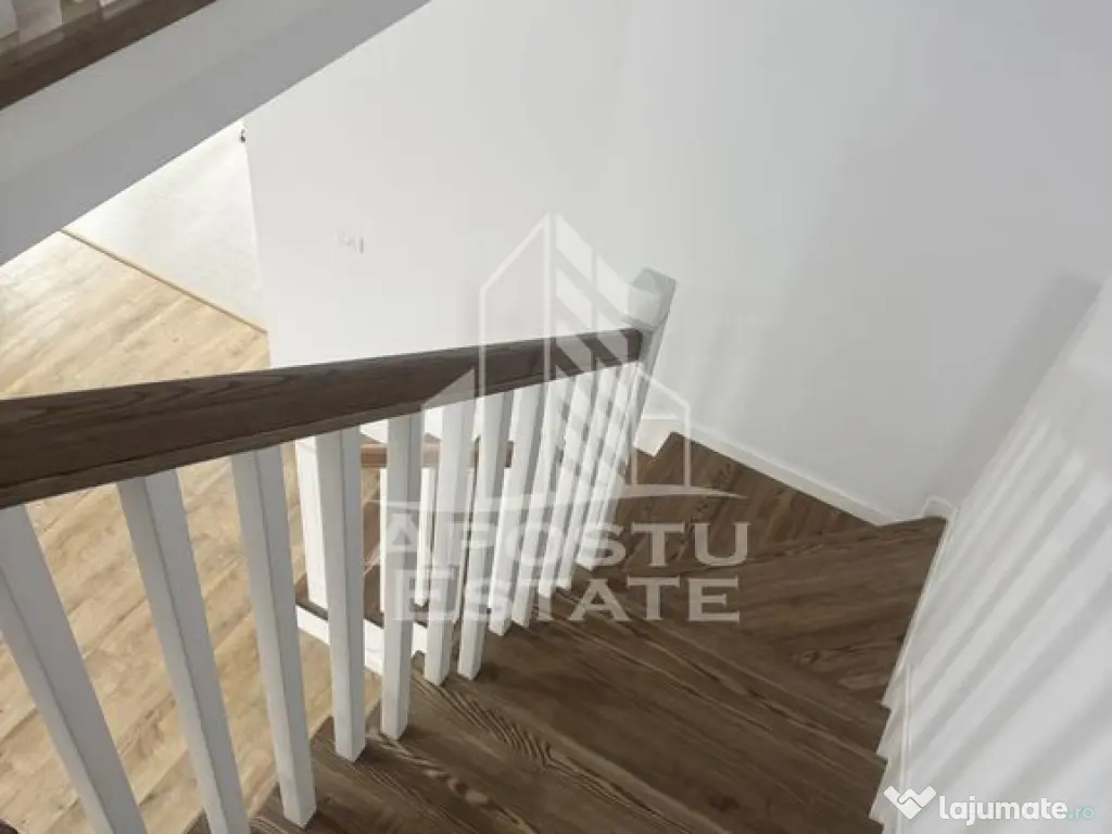 Duplex despărțit prin garaj și camera tehnică în Gia...