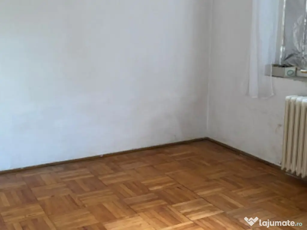 Apartament 3 camere, semidecomandat, et 4/4, Zona Democratie 