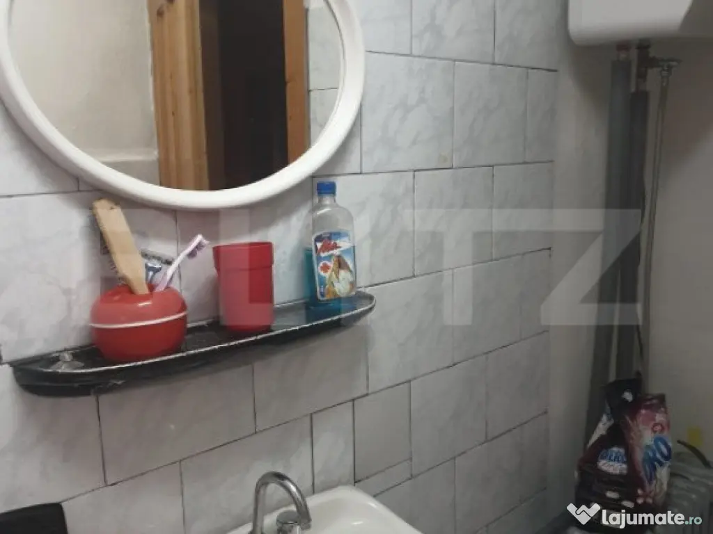 Cabana de vanzare, cu 4 camere, 100 mp, zona Piatra Fantanel