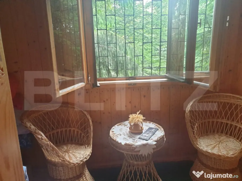 Cabana de vanzare, cu 4 camere, 100 mp, zona Piatra Fantanel