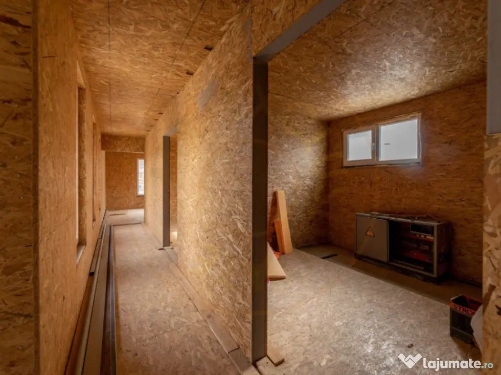 Casă modernă cu 5 camere într-o zonă liniștită de deal 