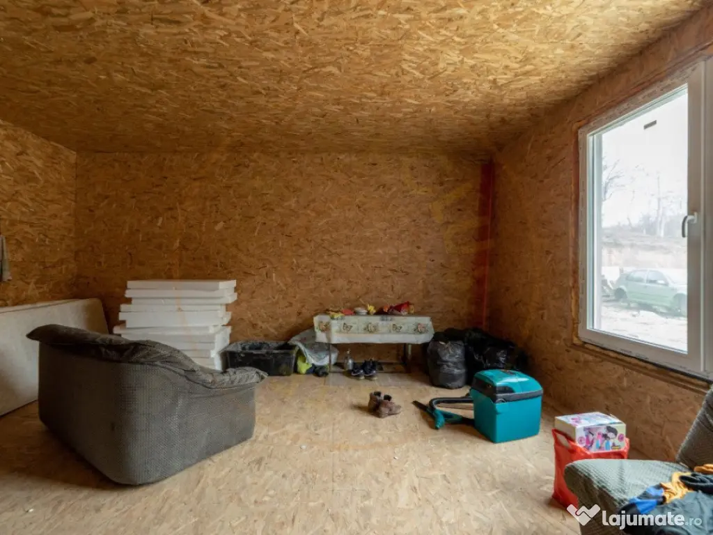 Casă modernă cu 5 camere într-o zonă liniștită de deal 