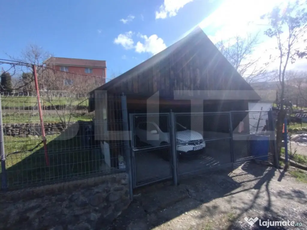 EXCLUSIVITATE! Casa cu 4 camere, 130 mp, 20 ari teren, zona