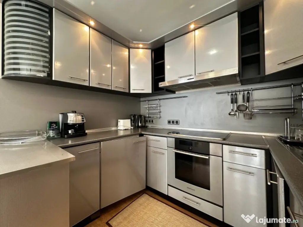 Spre vanzare 3 camere in zona Florilor