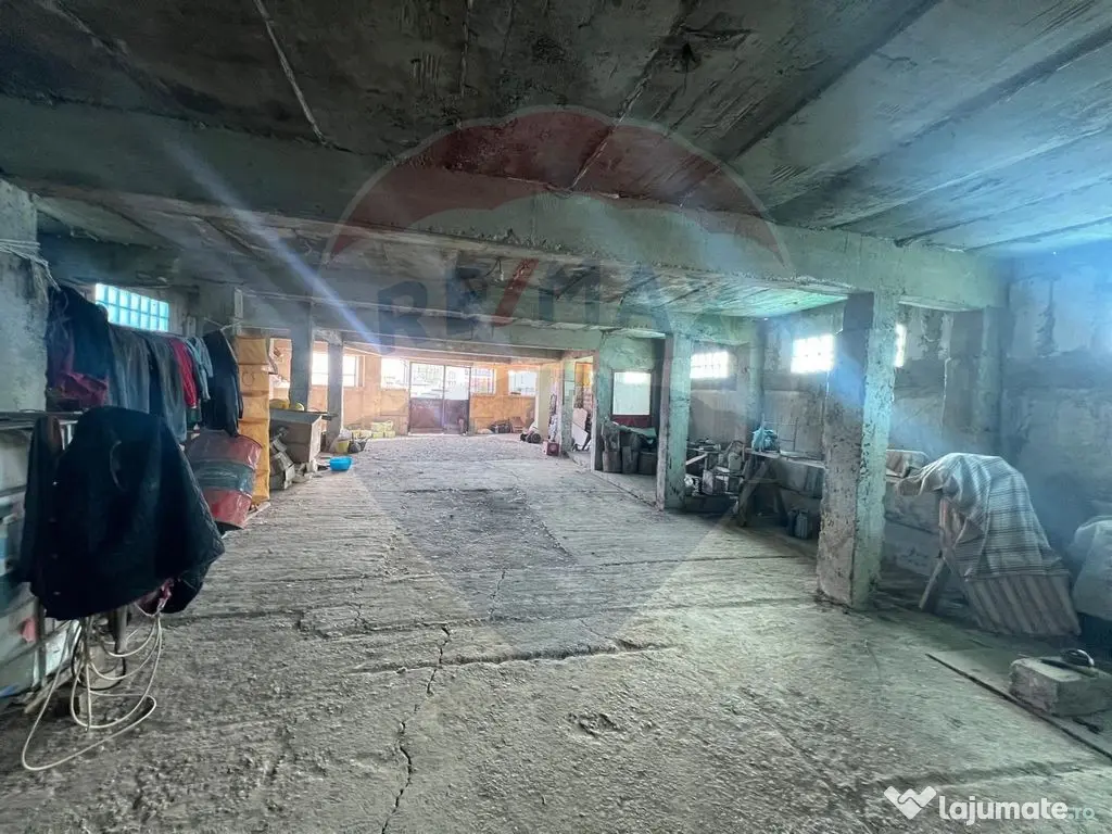 Casă cu 6 camere de vânzare 