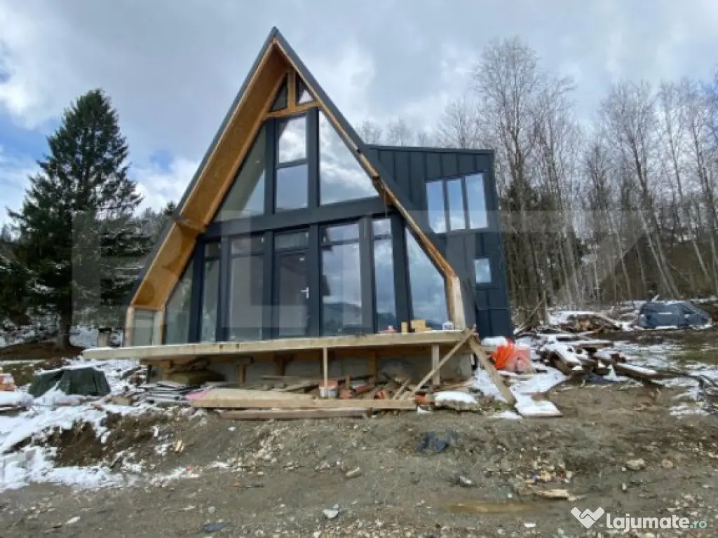 Cabane tip A, 4 camere, 300 mp/cabană, zona Colibița