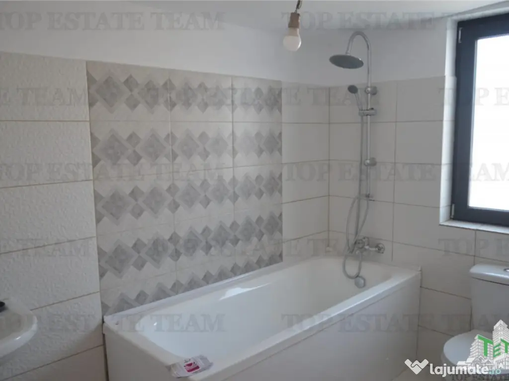 Vila individuala cu 5 camere, 2 terase, 4 locuri de parcare 