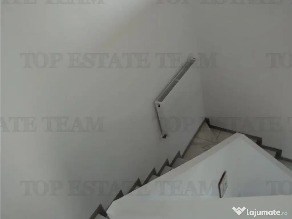 Vila individuala cu 5 camere, 2 terase, 4 locuri de parcare 