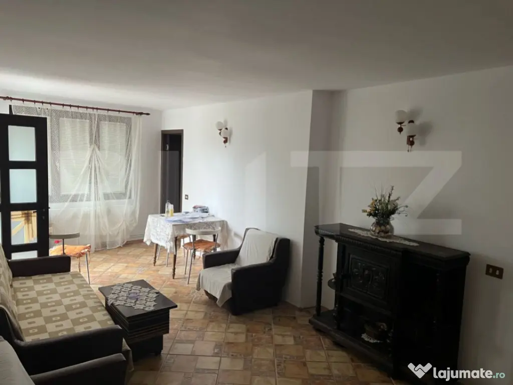 Casă stil mediteranean, 4 camere, 100 mp, 2300 mp teren, zo