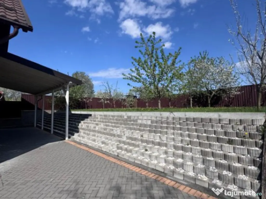 Casa individuala cu 5 camere, 450mp teren, Satu Mare