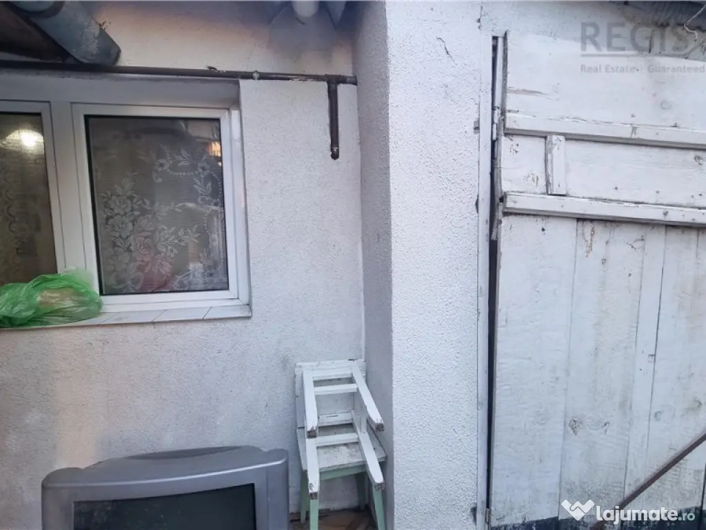 Apartament la casa de 4 camere zona bulevard 15 Noiembrie 