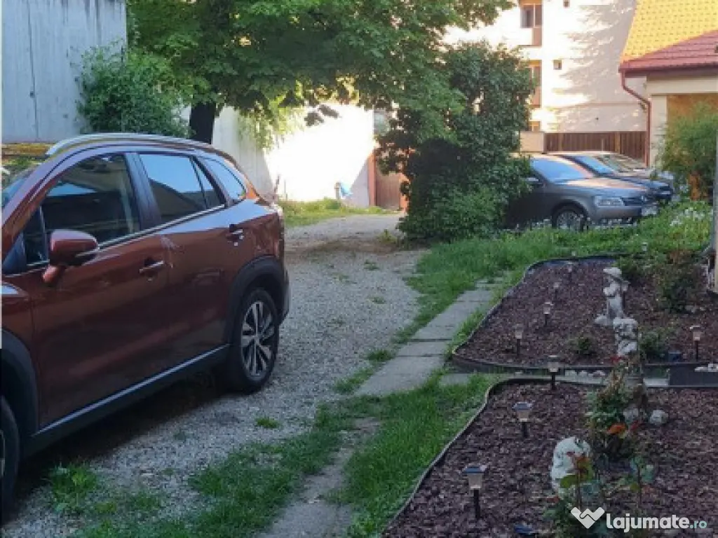 Apartament la casa de 4 camere zona bulevard 15 Noiembrie 