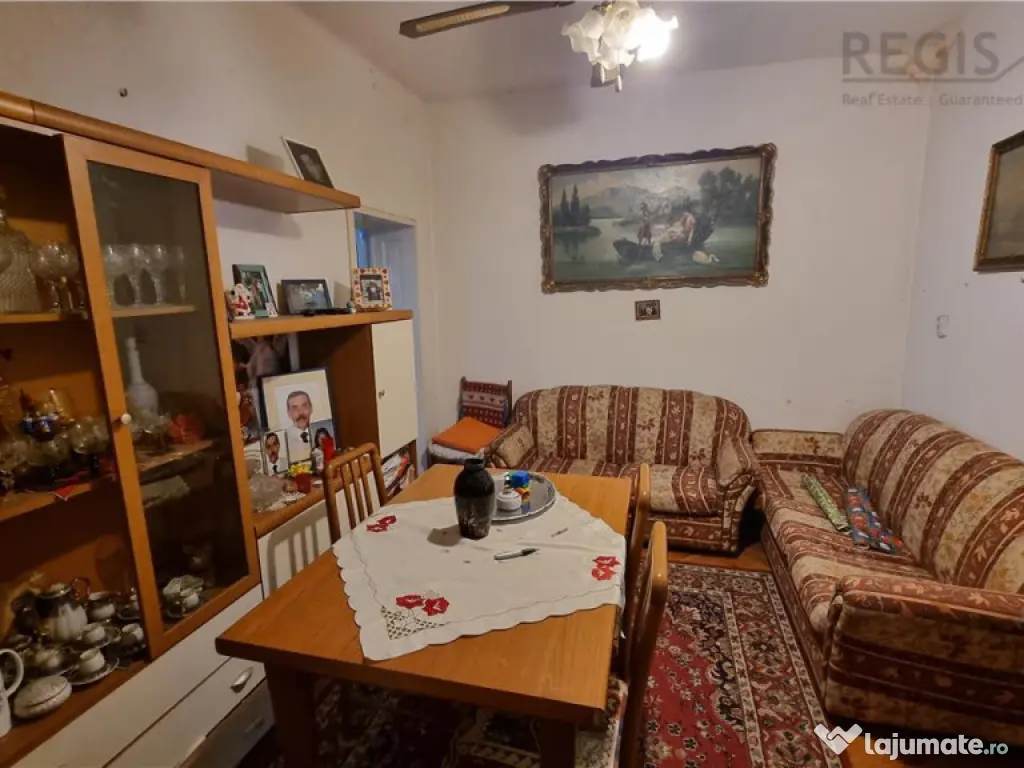 Apartament la casa de 4 camere zona bulevard 15 Noiembrie 