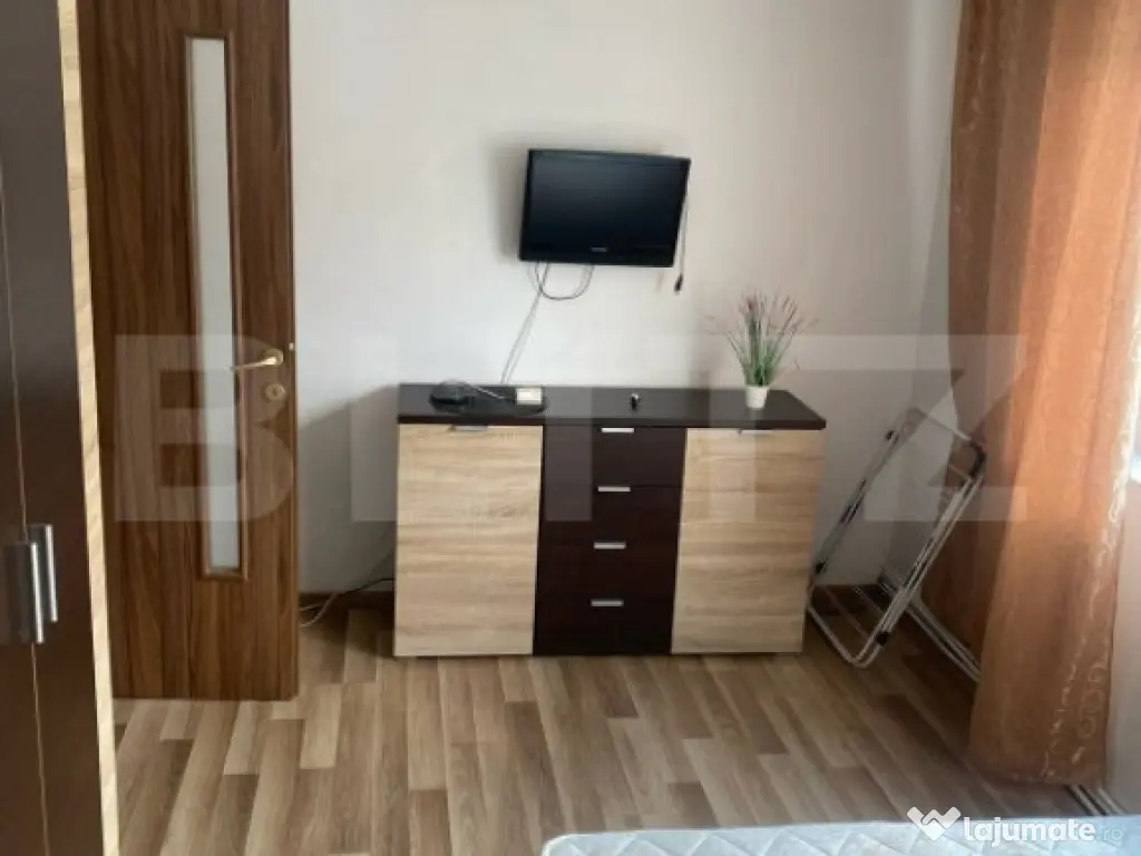 Apartament de vanzare, cu 2 camere, 50 mp, zona Decebal