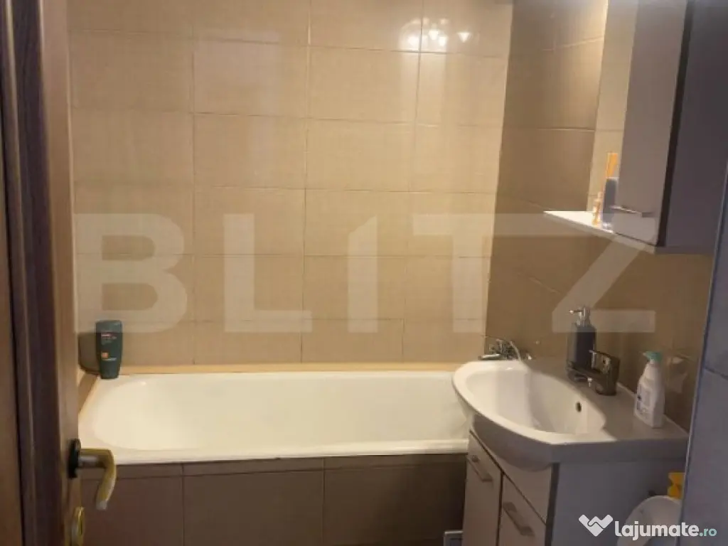 Apartament de vanzare, cu 2 camere, 50 mp, zona Decebal