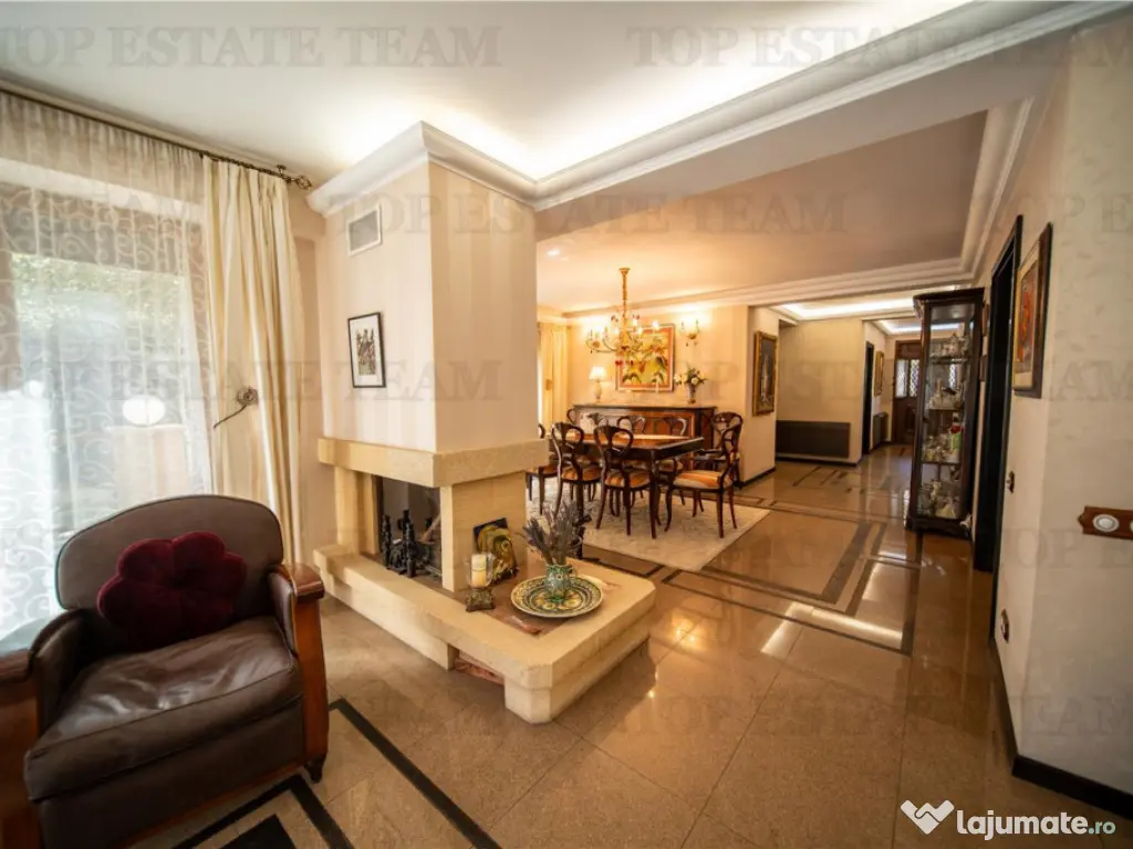 Vila de Lux cu Piscina, Acces direct la Lac si Vedere Panora 