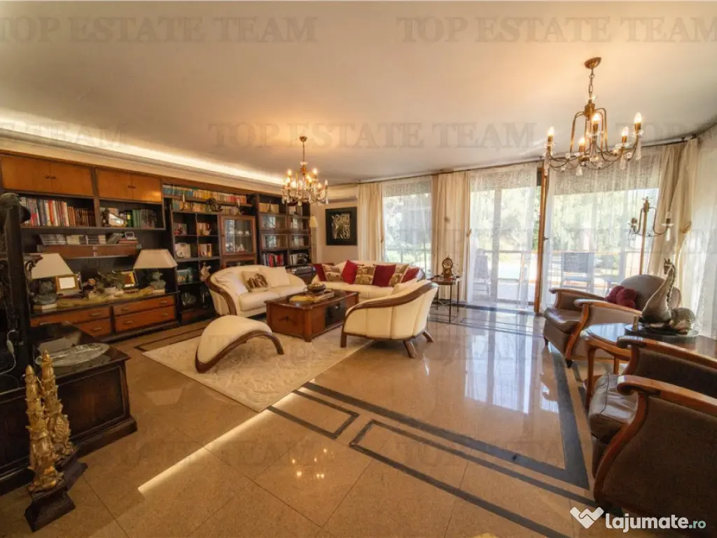 Vila de Lux cu Piscina, Acces direct la Lac si Vedere Panora 